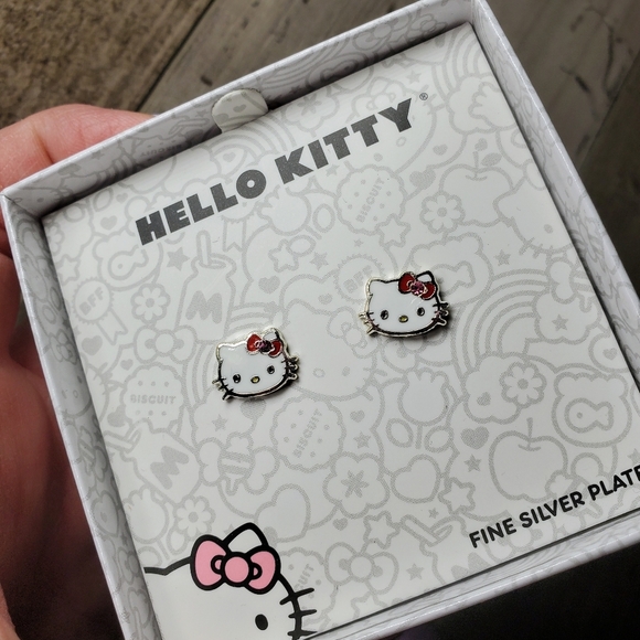 NWT Hello Kitty Fine Silver Plated Enamel Rhinestone Post Stud Earrings - Picture 14 of 14